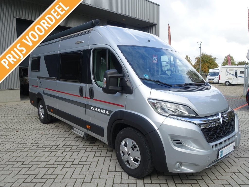 Adria Twin 640 SLX Platinum (2017) - 160pk -Ultieme Off-Grid, Caravans en Kamperen, Raamblindering, Buscamper of Camperbus, Ringverwarming