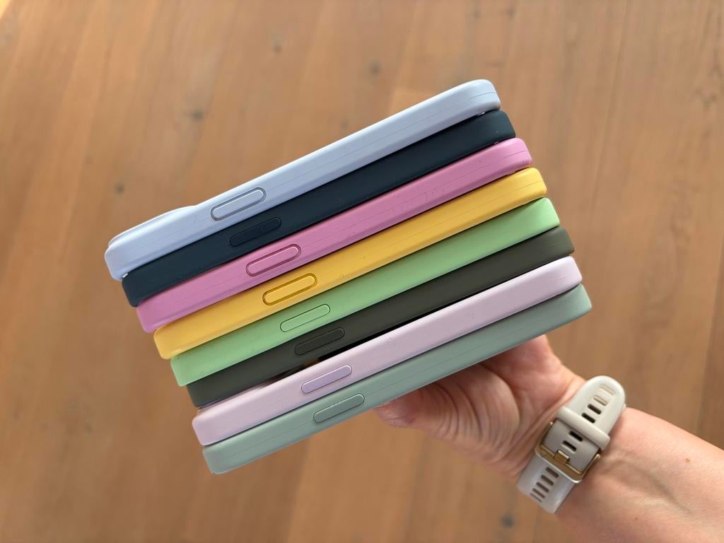 9 iPhone 14 hoesjes: Ateljé, iPhone & Ideal of Sweden, Ophalen of Verzenden, Gebruikt, IPhone 14, Hoesje of Tasje