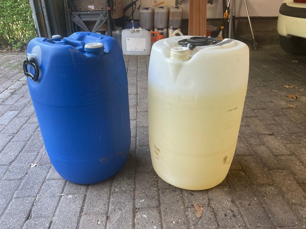 kunststof tonnen, Tuin en Terras, Regentonnen, 150 liter of meer, Ophalen, Gebruikt, Kunststof