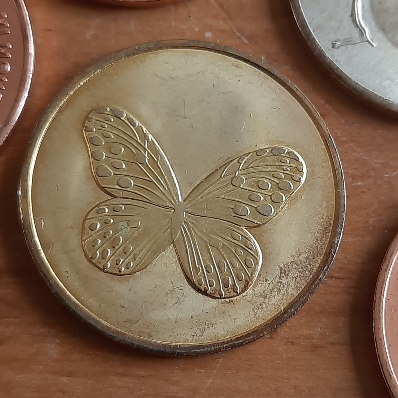 Acht Grote Mi Moneda Munten, Verzenden