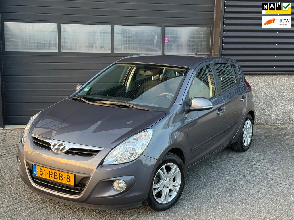 Hyundai I20 1.2i i-Motion Airco Navi, Auto's, Hyundai, Euro 5, Gebruikt, 31 €/maand, 4 cilinders