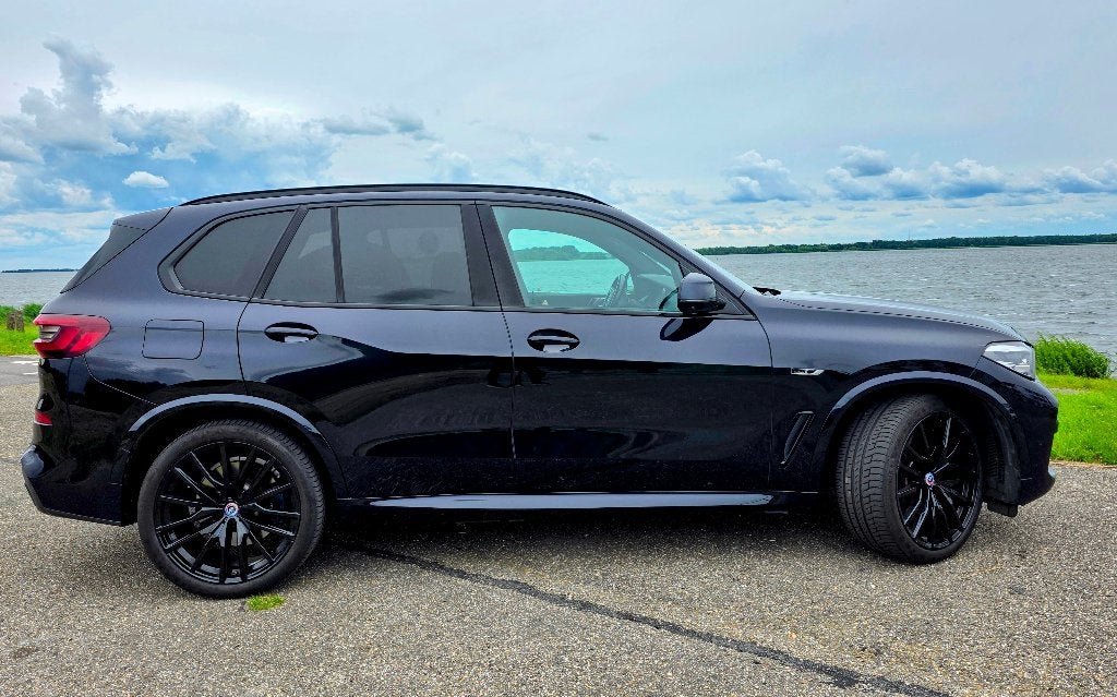 BMW X5 Xdrive45e High Executive M Hybride Aut 2022 Zwart, 77 km/l, Zwart, 2410 kg, Vierwielaandrijving