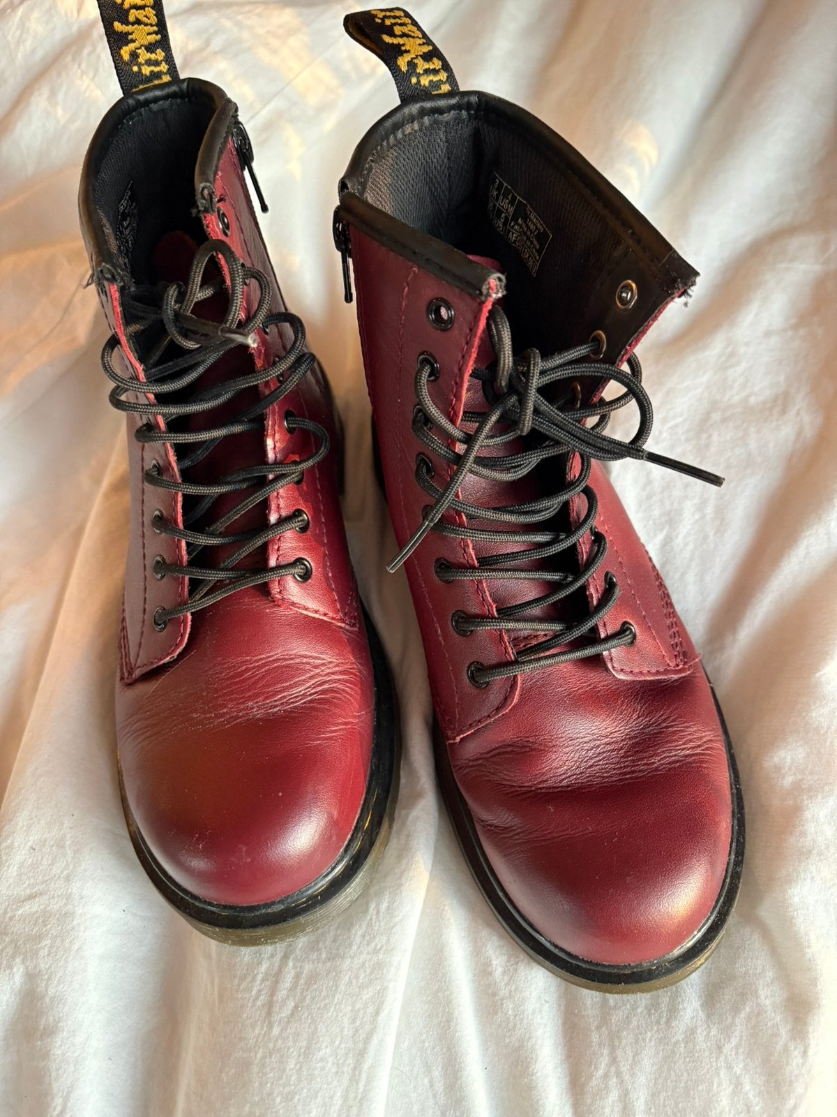 Dr. Martens enkellaarzen bordeaux rood 36, Lage of Enkellaarzen, Ophalen of Verzenden, Zo goed als nieuw, Rood