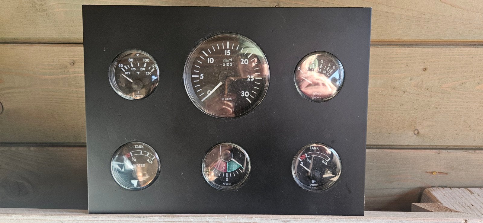 dashboard met 6 vdo klokjes, Ophalen of Verzenden, Zo goed als nieuw, Kabel of Apparatuur