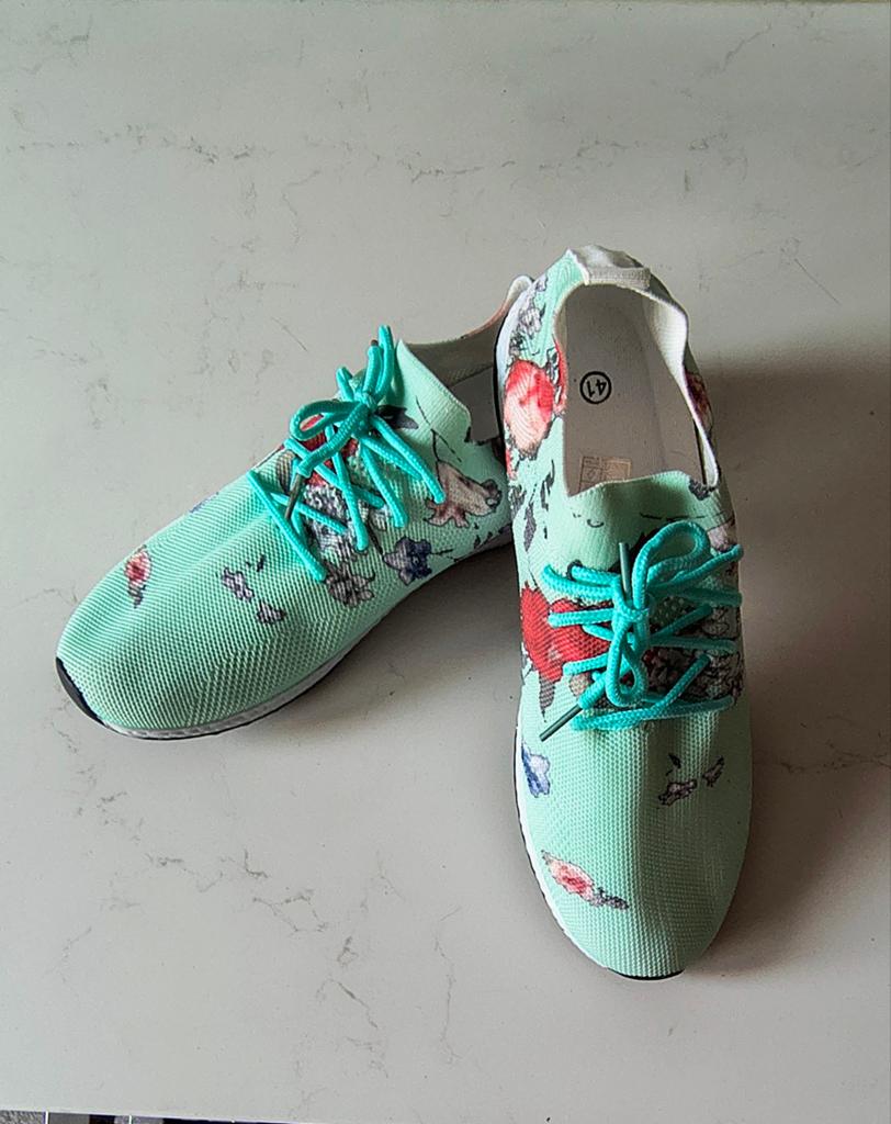 Nieuwe bloemenprint lichtgewicht sneakers maat 41, Nieuw, Ophalen of Verzenden, Sneakers of Gympen, Groen