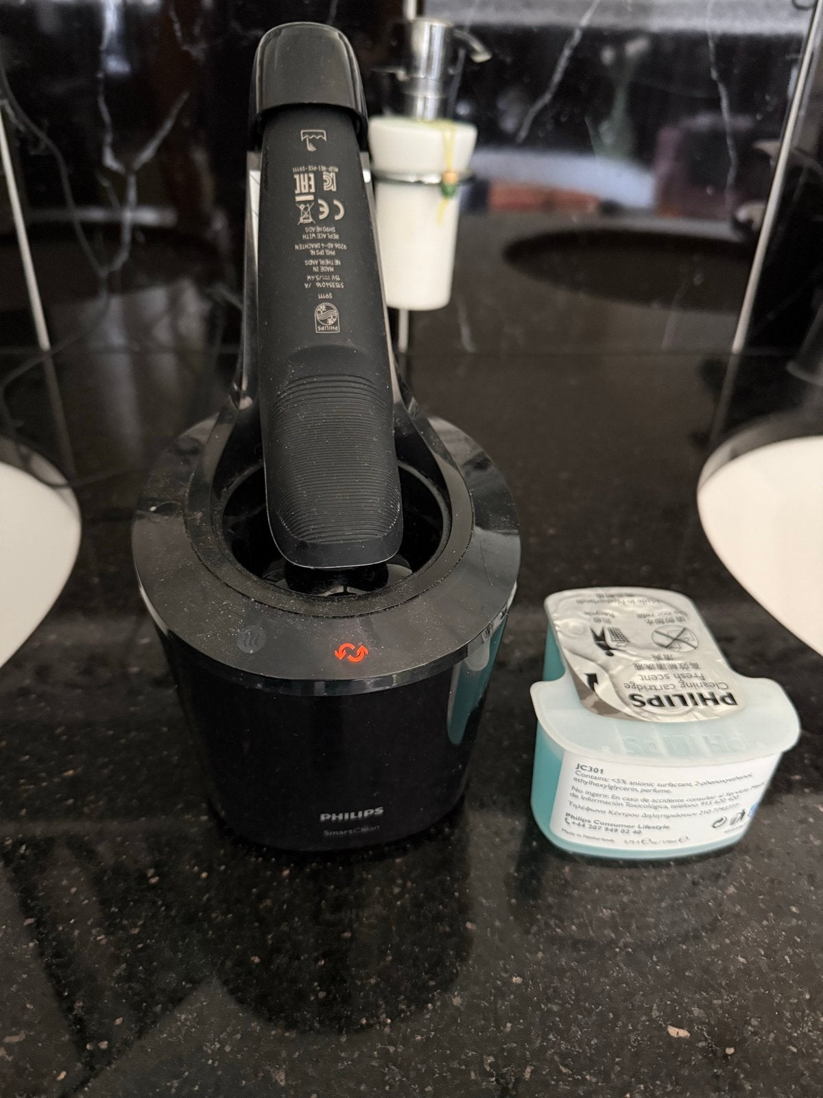 Philips S9111 Scheerapparaat met SmartClean Station, Witgoed en Apparatuur, Persoonlijke-verzorgingsapparatuur, Verzenden, Gebruikt