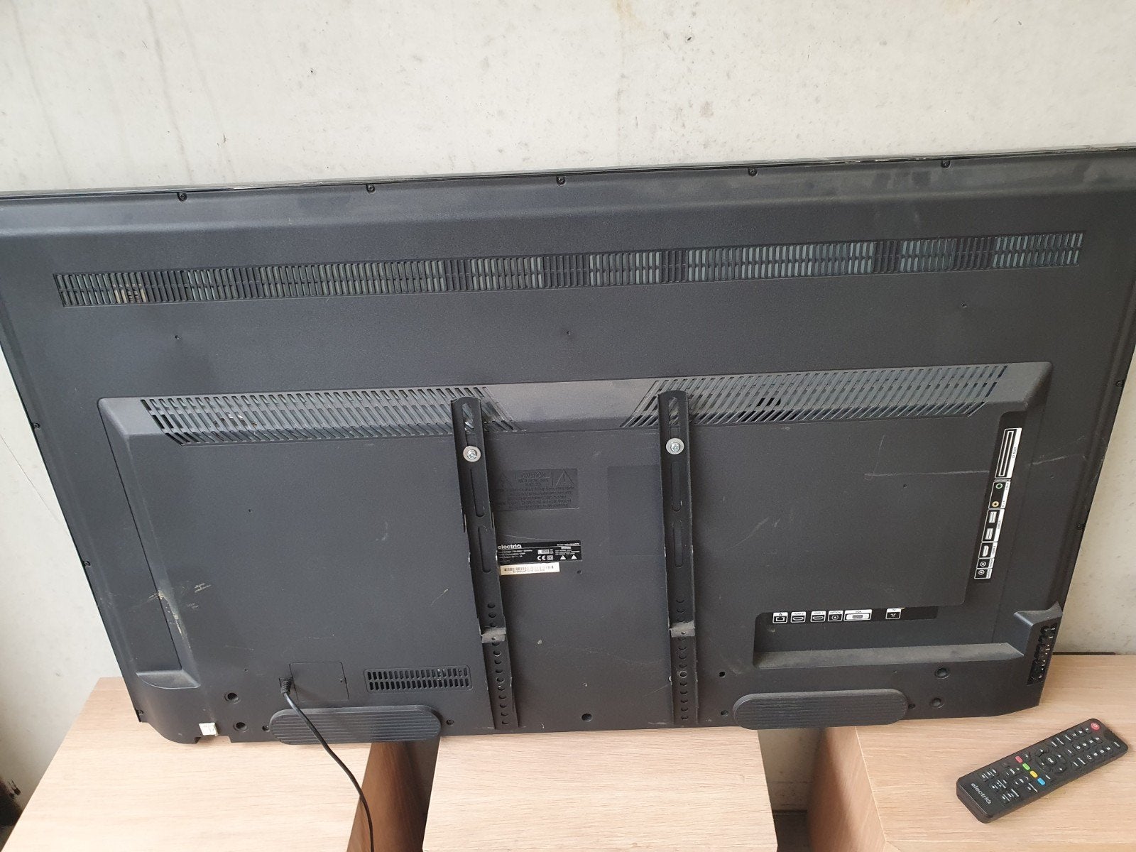 Electric EIQ-49UHDT2 49 inch TV met ophangbeugel, Audio, Tv en Foto, Televisies, Gebruikt, 100 cm of meer, 4k (UHD), Ophalen