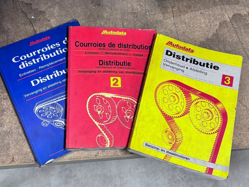 Autodata Distributie Boeken Set (3 delen), Gelezen, Algemeen, Ophalen of Verzenden, Autodata