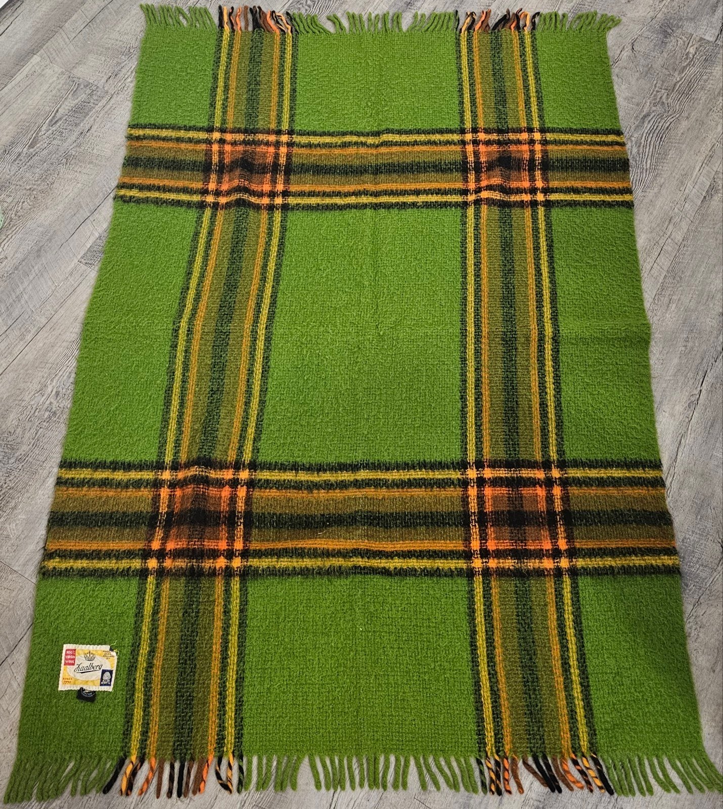 Groen geruite plaid van zuiver scheerwol, 130 cm, Wol, Met franjes/kwastjes, Nieuw