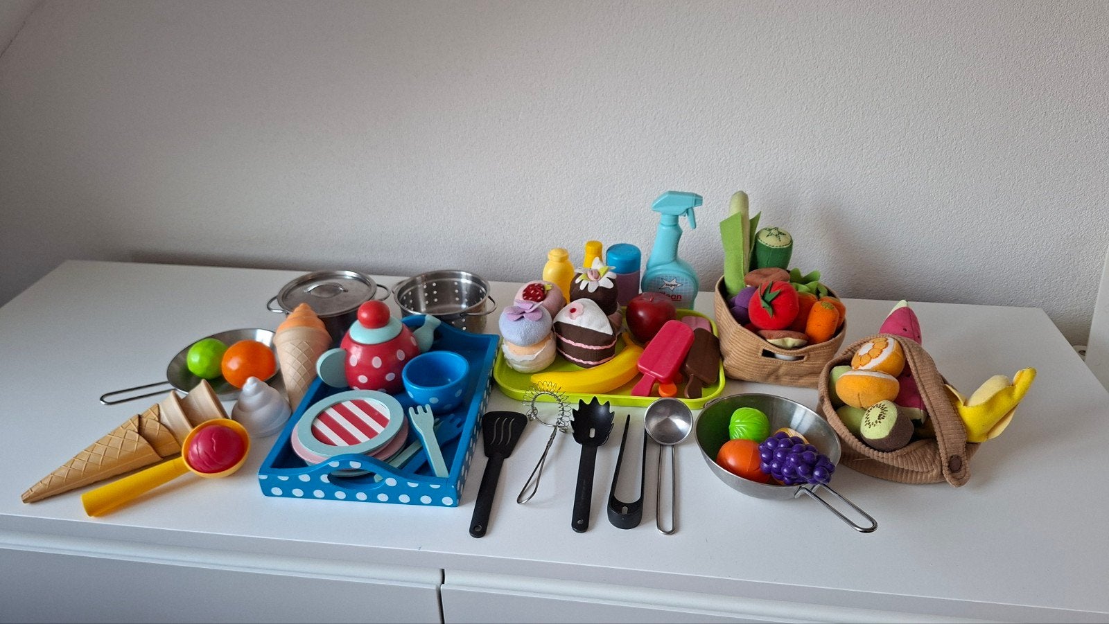 Diverse speelkeuken accessoires: potten, pannen, eten, Kinderen en Baby's, Ophalen, Gebruikt, Overige materialen, Speelkeuken-accessoire