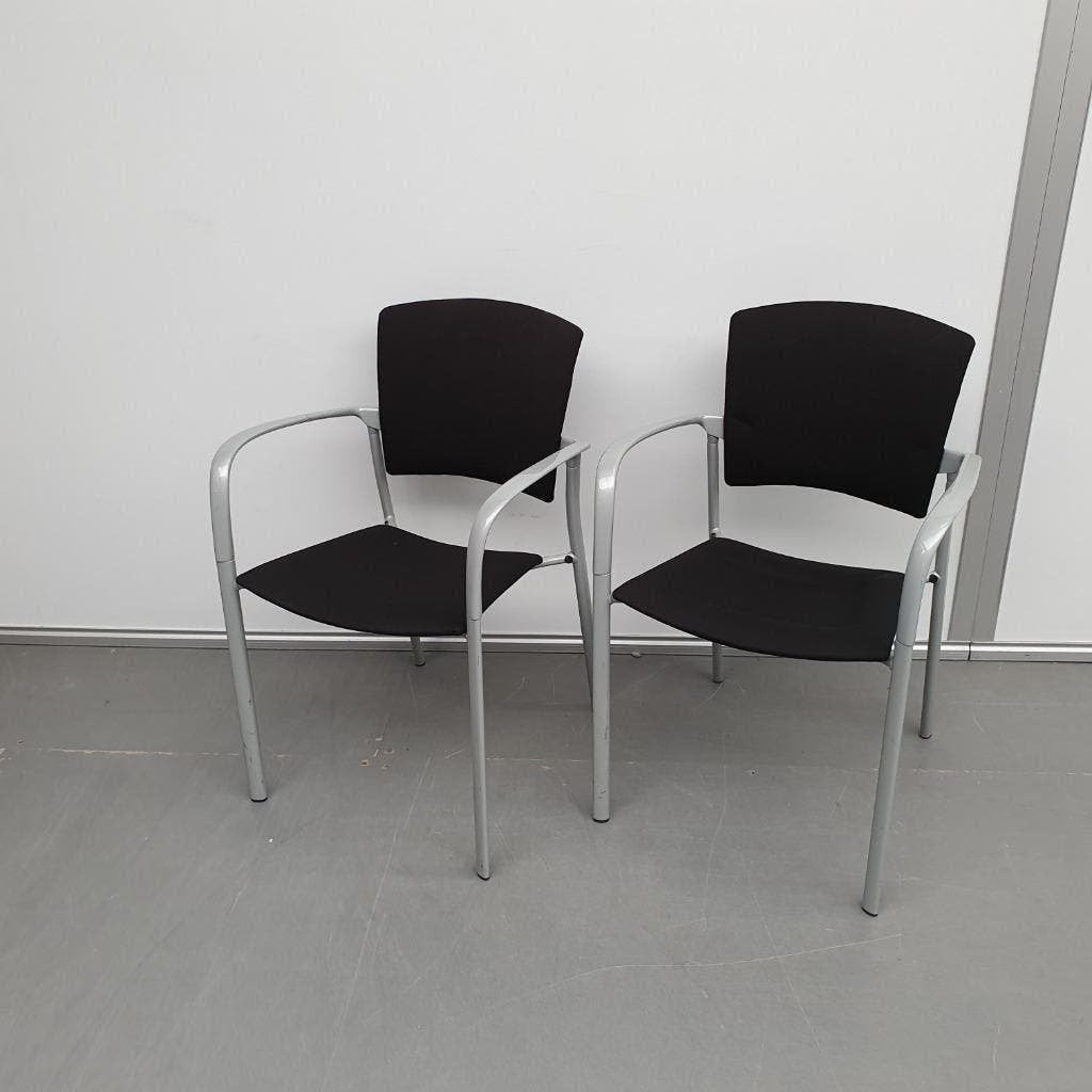 set 2x Enea Eina wachtkamerstoel - zwarte stof, Ophalen, Gebruikt, Twee, Zwart
