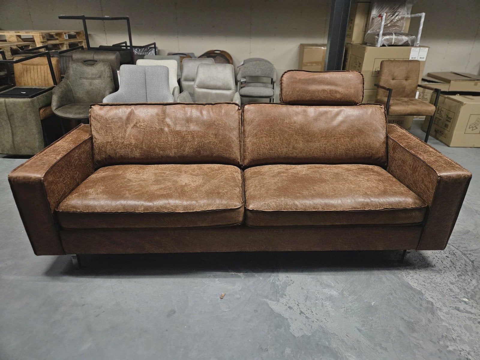 4-zitsbank, Microleer Cognac, 235 cm, Huis en Inrichting, Ophalen, Gebruikt, Industrieel stoer, 75 tot 100 cm