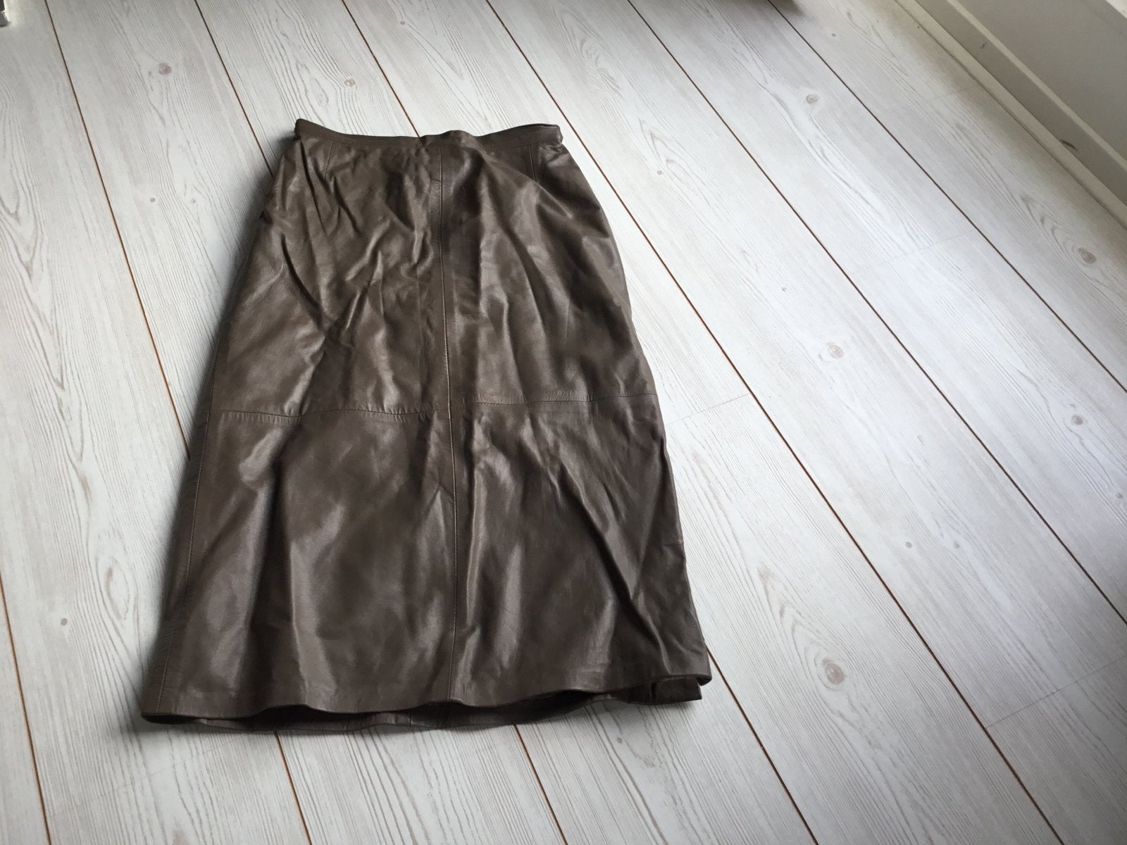 Midi leren rok in bruin maat 38/40, Kleding | Dames, Maat 38/40 (M), Bruin, Ophalen of Verzenden, Gedragen