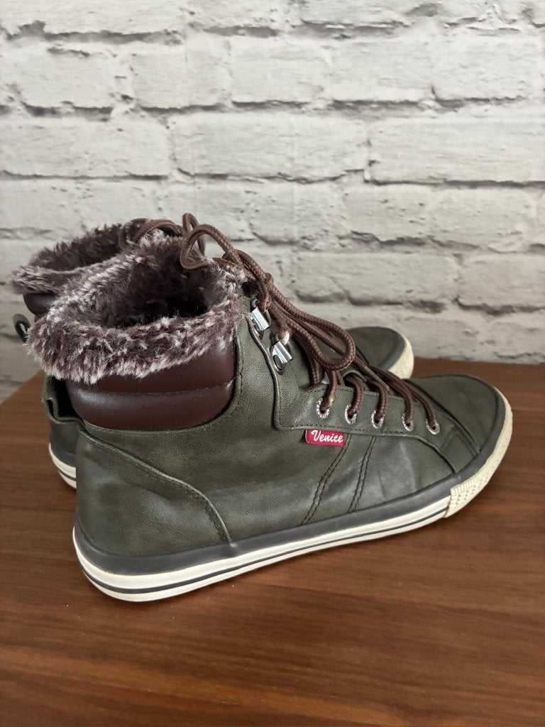 Venice Dames Khaki hoge sneaker warm gevoerd maat 39, Venice, Ophalen of Verzenden, Groen, Sneakers of Gympen