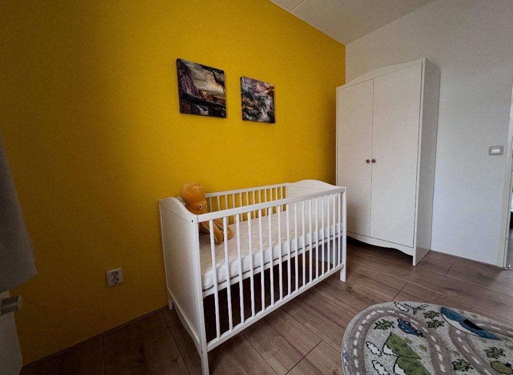 IKEA Smagora babybed+Skonast matras+4 hoeslakens+2 matrasbes, Ophalen, Zo goed als nieuw, Ledikant