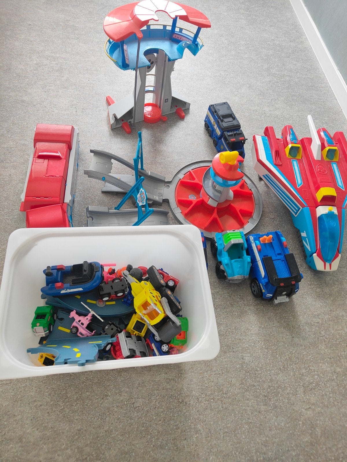 Grote Paw Patrol set met uitkijktoren en voertuigen, Ophalen, Gebruikt