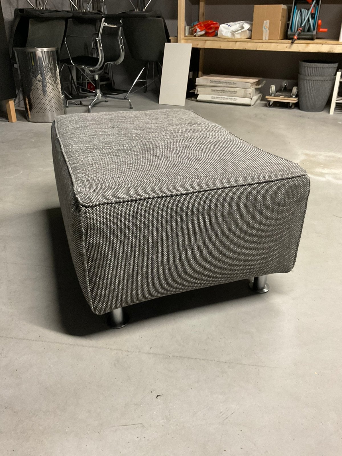 Hocker met sierkussens Cartel Living, Huis en Inrichting, Overige Huis en Inrichting, Zo goed als nieuw, Ophalen