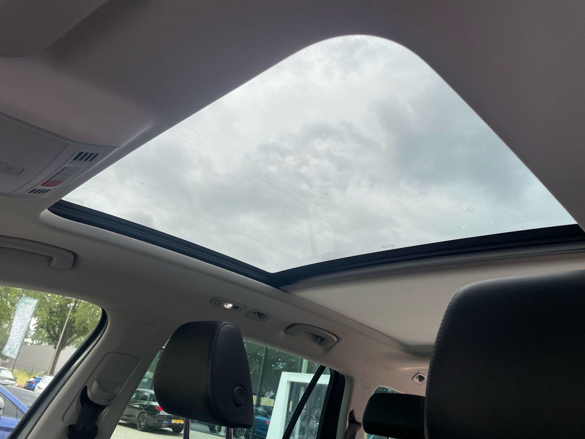 Skoda Kodiaq 1.5 TSI Business Edition Plus 7p. Panoramadak |, Auto's, 12 maanden, 4 cilinders, 7 stoelen, Bedrijf