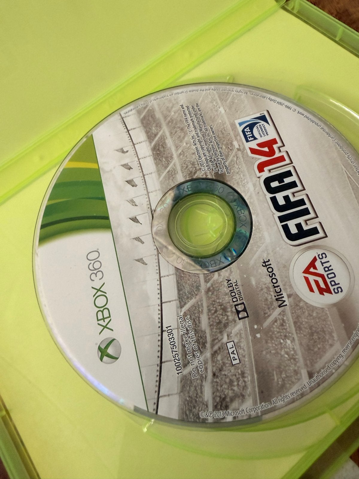 FIFA 14 Xbox 360 - Voetbalgame met Messi op cover, Gebruikt, Eén computer, Ophalen of Verzenden, Sport