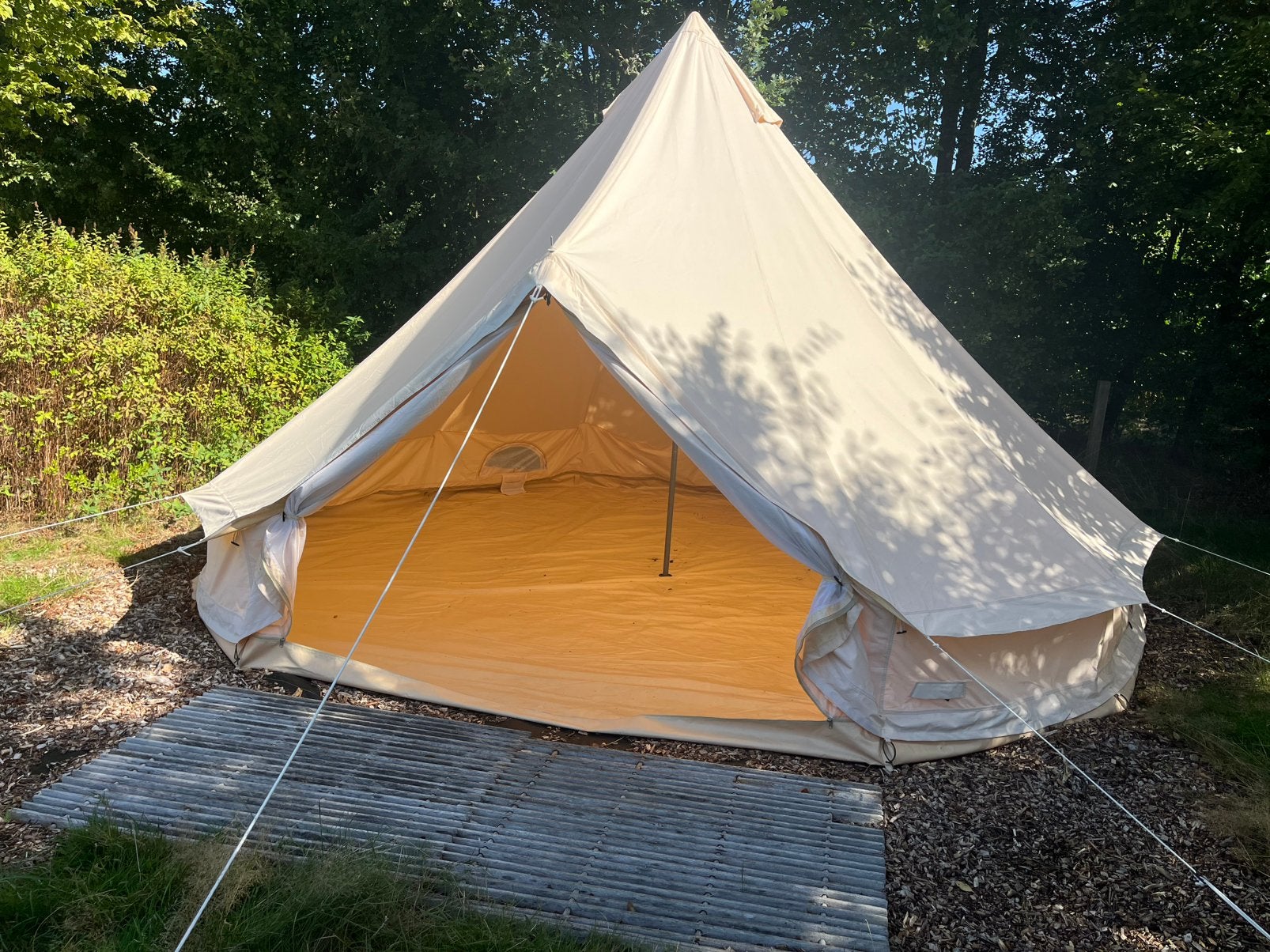Bell tent 500, Caravans en Kamperen, Ophalen, Zo goed als nieuw, Tot en met 6