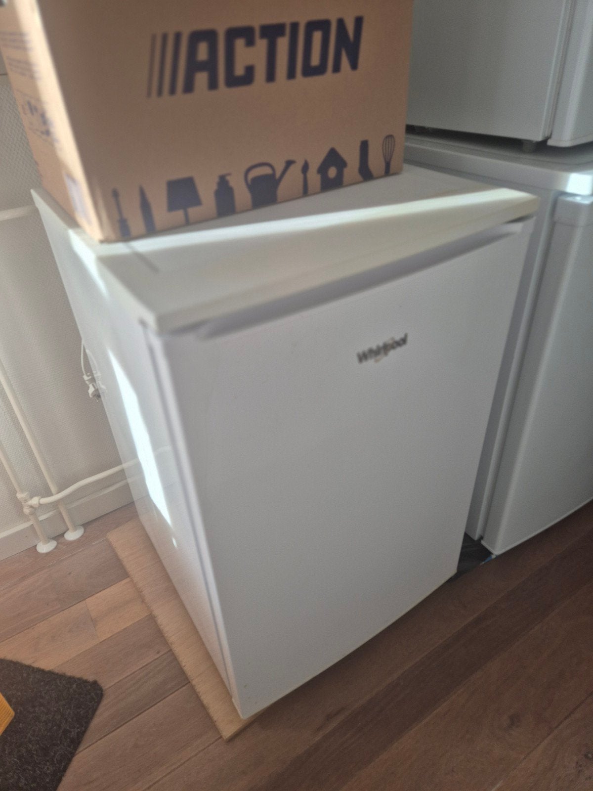 Whirlpool tafelmodel koelkast met vriesvak, Witgoed en Apparatuur, Ophalen, Gebruikt, Met vriesvak