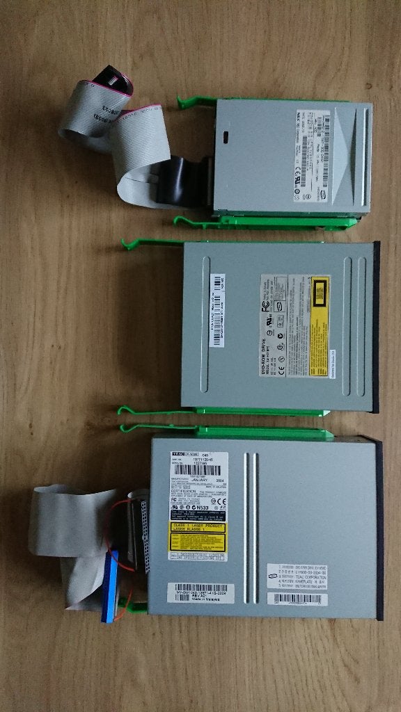 Floppy disk drive - DVD speler en DVD RW brander, Computers en Software, Optische drives, Ophalen, Gebruikt