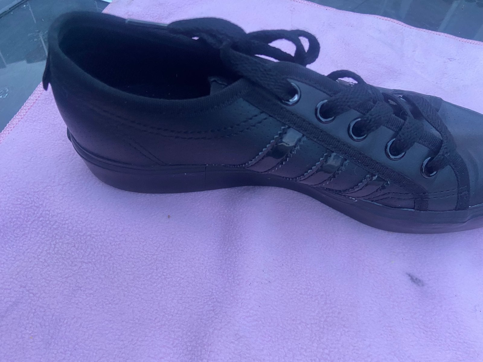 Adidas schoenen, Zwart, Ophalen of Verzenden, Sneakers of Gympen, Gedragen