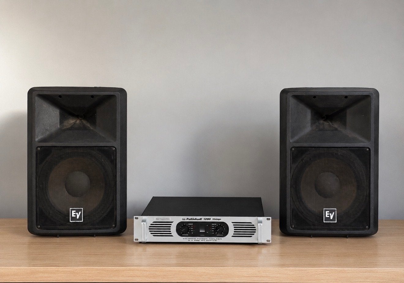 Electro-Voice speakerset met Palladium 1200 eindversterker, Gebruikt, Speakerset, Ophalen of Verzenden, 150 watt of meer