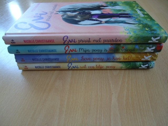 Evi, complete paarden serie, Nicolle Christiaanse, Ophalen of Verzenden, Zo goed als nieuw, Fictie algemeen