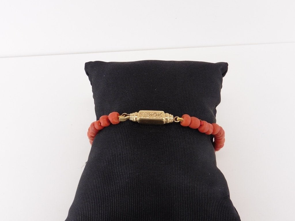 Bloedkoralen armband met gouden slot                     D20, Sieraden, Tassen en Uiterlijk, Antieke sieraden, Ophalen of Verzenden