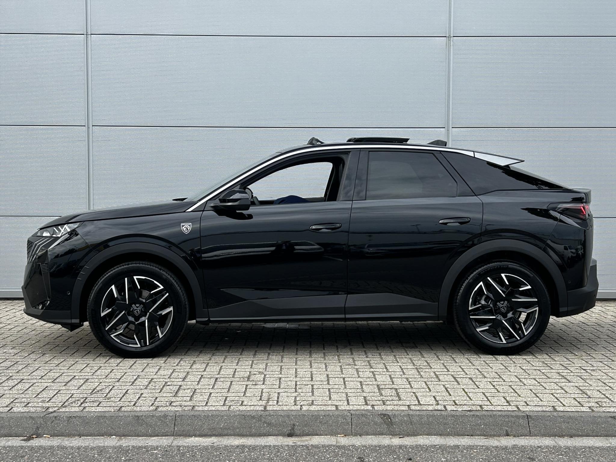 Peugeot 3008 1.2 Hybrid 145 GT | Panoramisch schuifdak | 360, Auto's, Euro 6, 1199 cc, Zwart, Origineel Nederlands