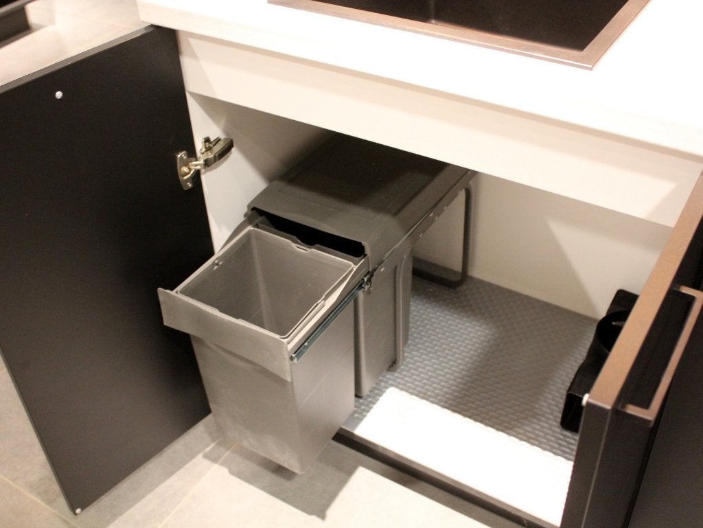 AF17 – Häcker Concept130 Uno designkeuken zwart, Ophalen, Info@)haecker-kuechen.de, Zwart, Overige typen