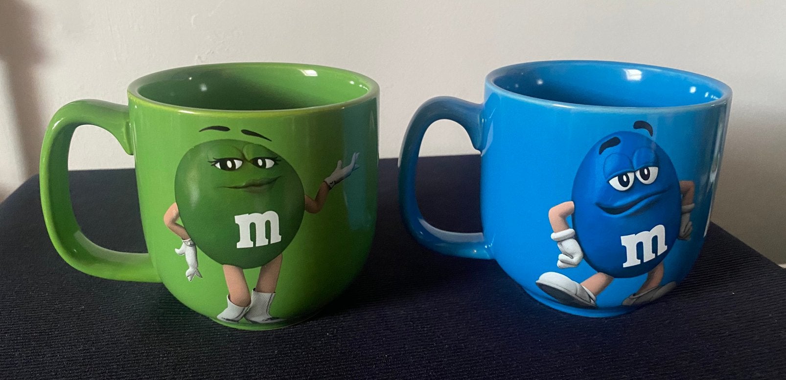 Groene en blauwe grote mok van M&M’s. Schatje en Bink., Verzamelen, Merken en Reclamevoorwerpen, Ophalen of Verzenden, Zo goed als nieuw