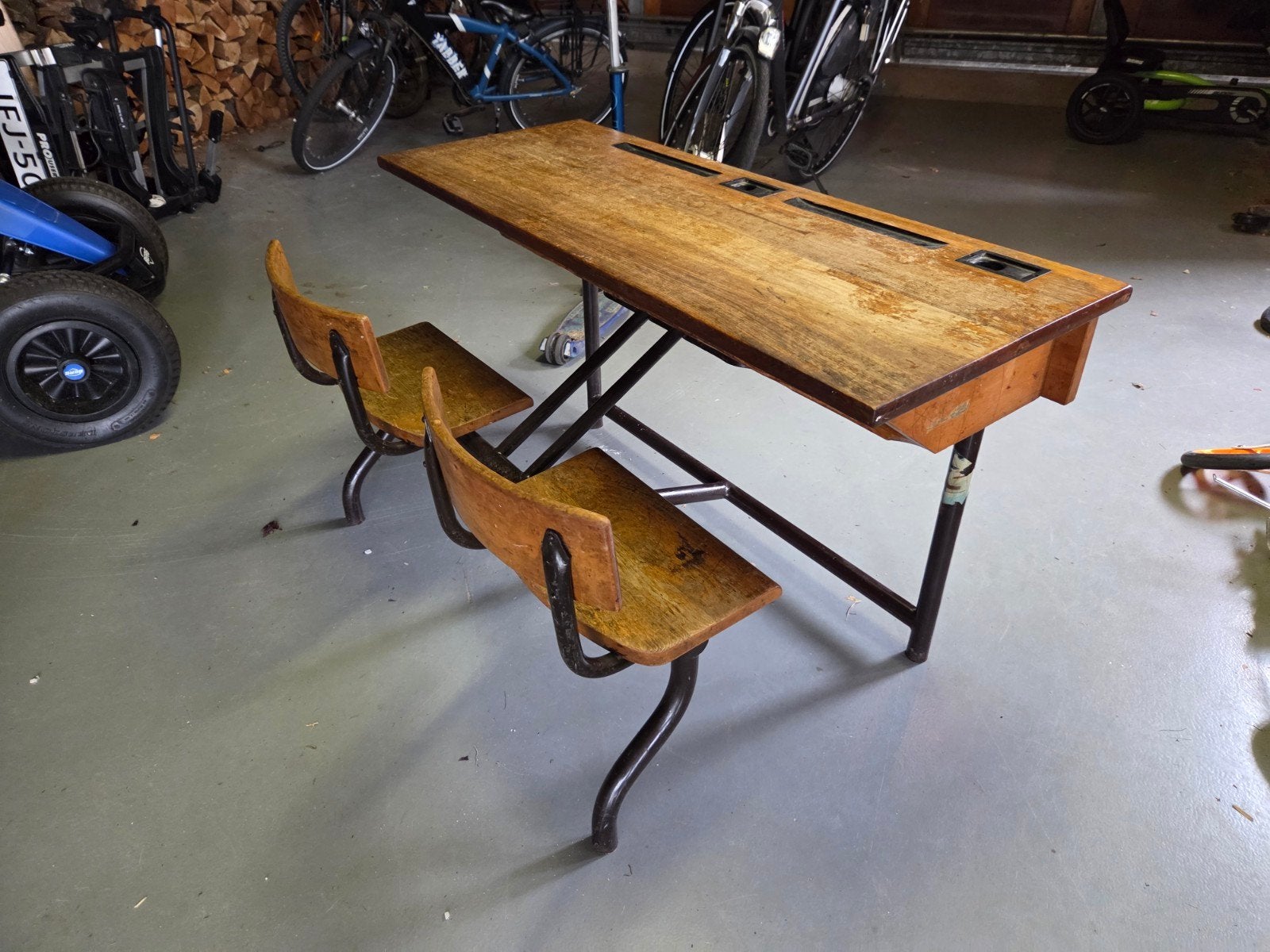 Vintage schoolbank met twee stoelen, Ophalen