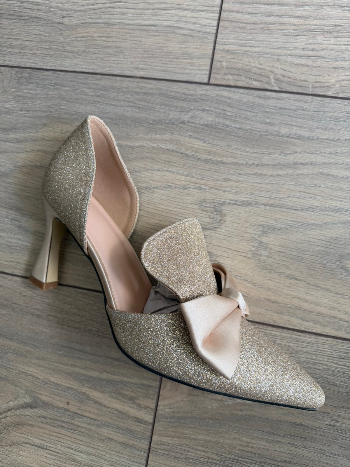 Simple heels 39, Kleding | Dames, Schoenen, Ophalen of Verzenden, Nieuw, Beige