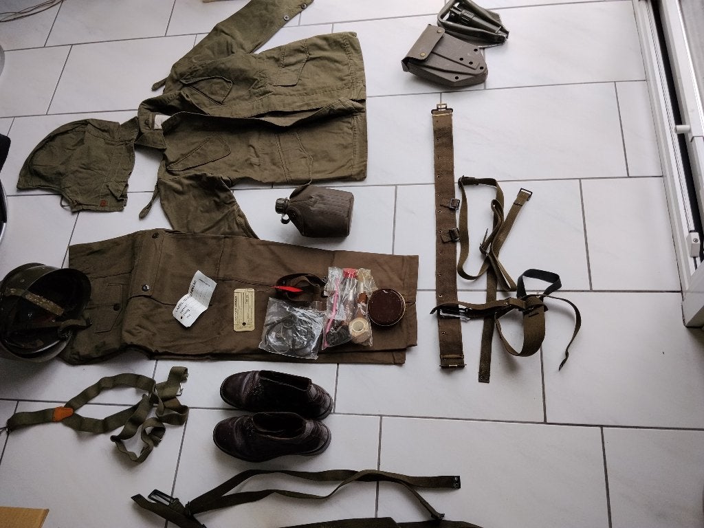 Leger kleding opkomst 1989-2 maat 1m 85 lang 70kg, Ophalen of Verzenden, Zo goed als nieuw, Overige typen