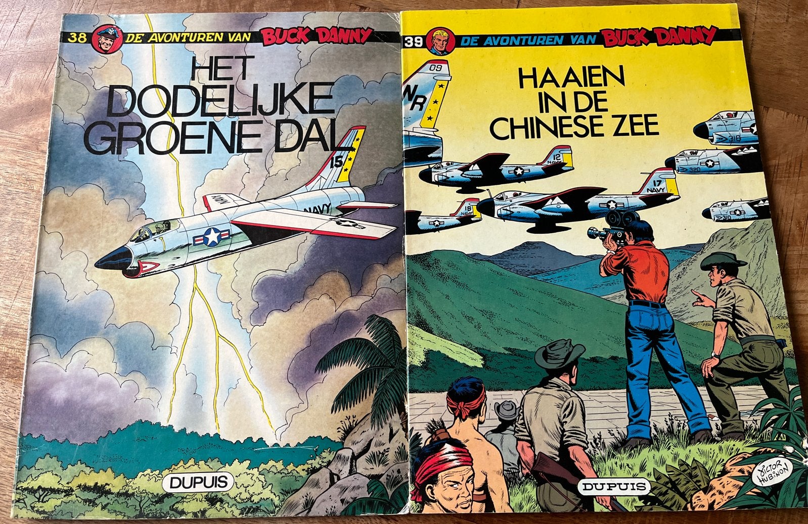 Buck Danny: Het Dodelijke Groene Dal & Haaien in de Chinese, Meerdere stripboeken, Ophalen of Verzenden, Gelezen