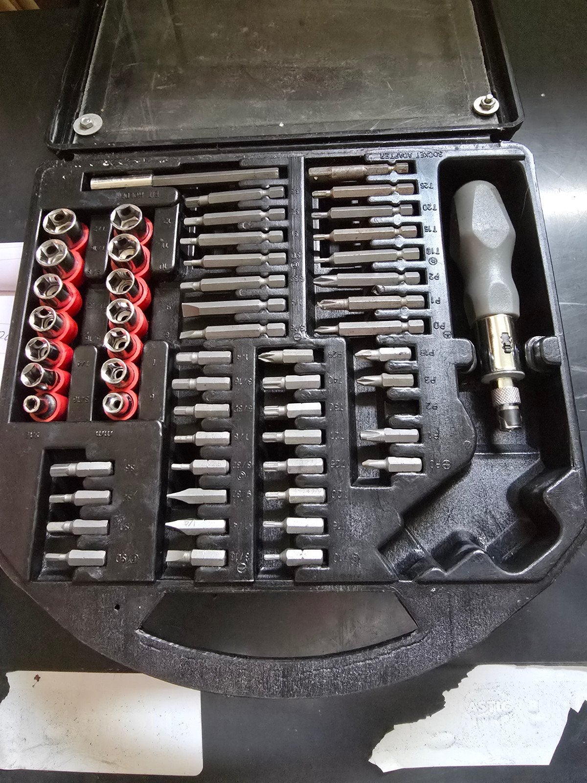 Complete Schroefbitset met Ratelschroevendraaier en Doppen, Ophalen of Verzenden