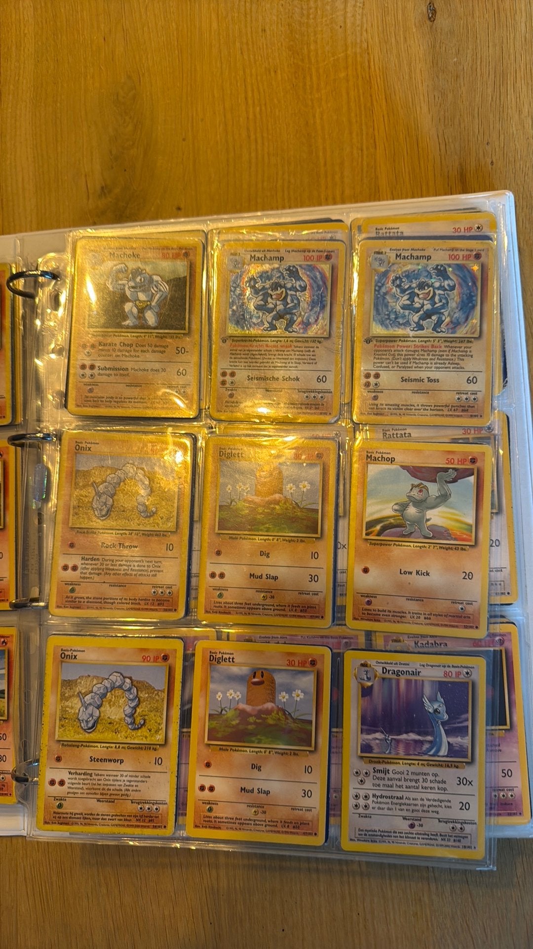 Map met collectie oude pokemon kaarten, Hobby en Vrije tijd, Verzamelkaartspellen | Pokémon, Ophalen, Zo goed als nieuw, Meerdere kaarten