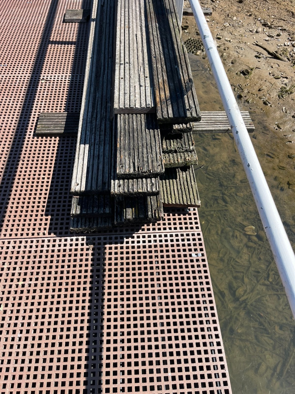 90 Bankirai vlonderdelen 25x140mm met historie, C-kwaliteit, Ophalen, Gebruikt, Planken, Hardhout
