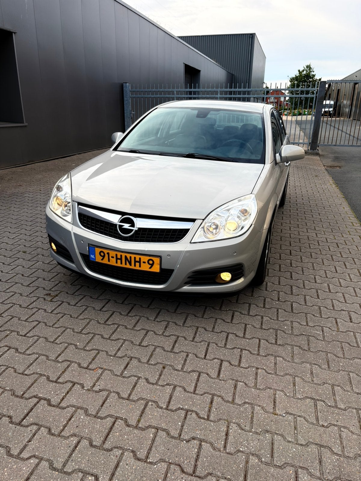 Opel Vectra 2.2 16V SDN H6 2009 Grijs, Zwart, 4 cilinders, 715 kg, Vectra