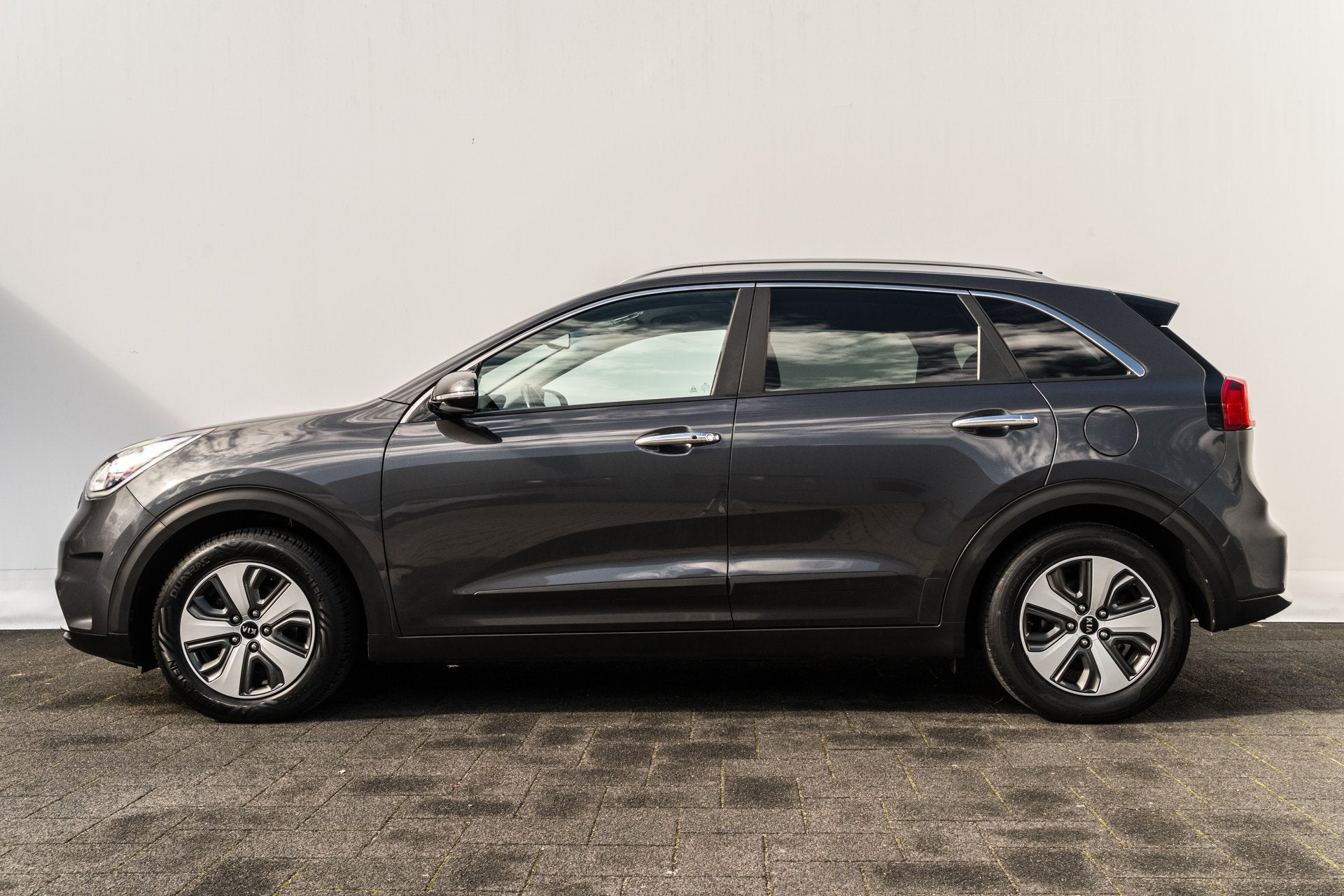 Foto 2 van Kia Niro 1.6 GDi Hybrid BusinessLine I Zwart Leder I Trekhaa