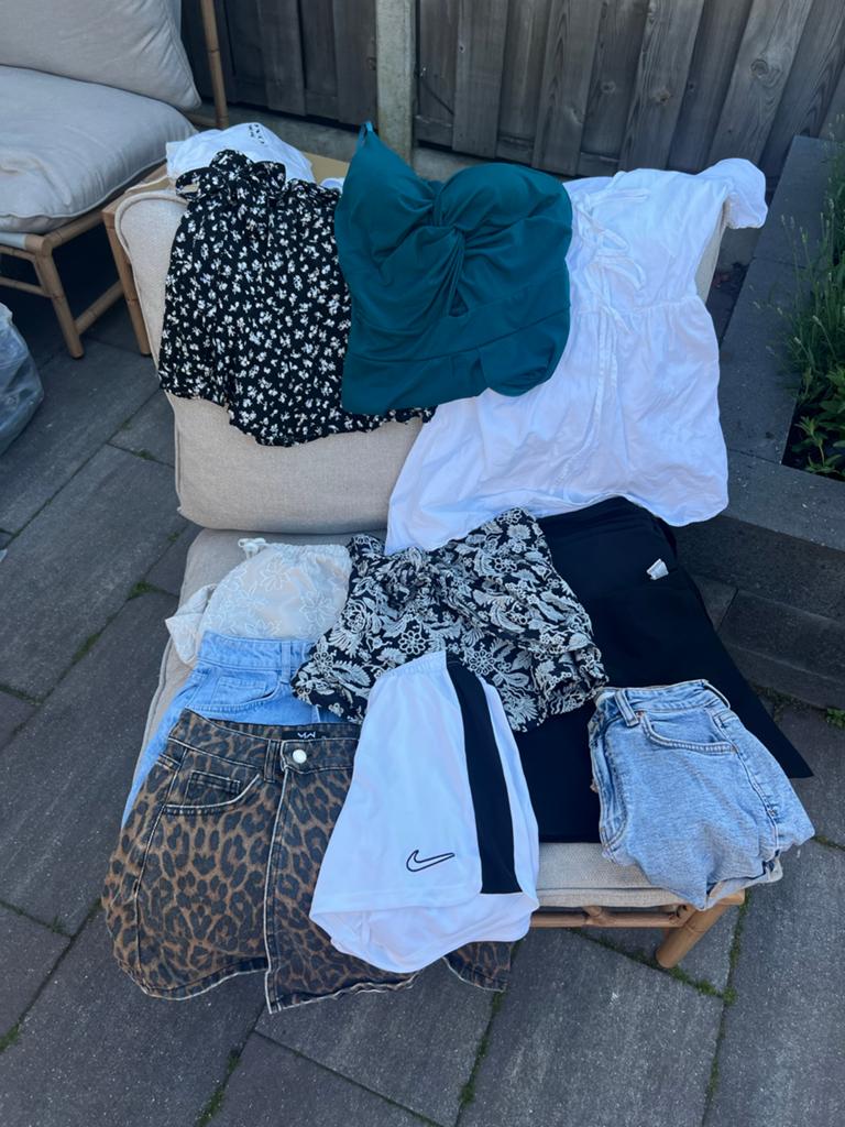 Grote kledingbundel maat 34: skorts, shorts, jurkjes, jumpsu, Kleding | Dames, Overige Dameskleding, Ophalen of Verzenden, Zo goed als nieuw