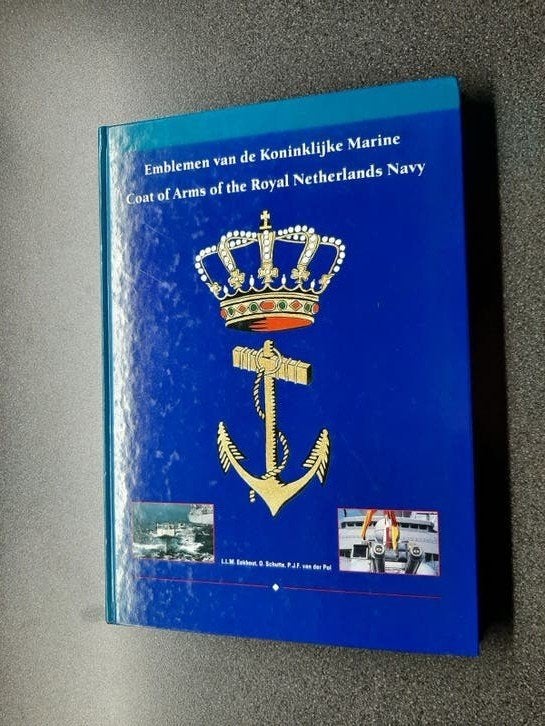 Emblemen  van de Koninklijke Marine  - 1991 - 152blz.30x21cm, Ophalen of Verzenden, 1945 tot heden, Marine