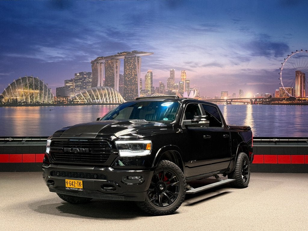 Dodge Ram 1500 5.7 V8 HEMI 4x4 Laramie Crewcab|Full Option|N, Auto's, Dodge, Automaat, Parkeersensor, Gebruikt, 402 pk
