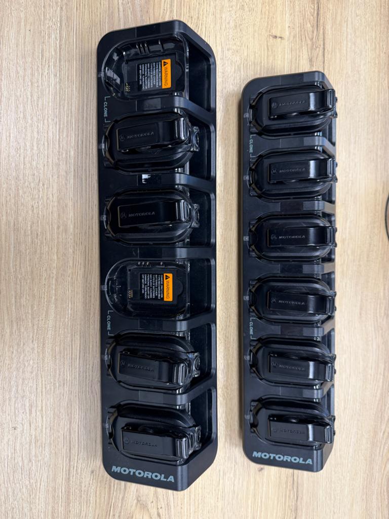 Gebruikte Motorola horeca portofoons 10x  met snellader, Ophalen of Verzenden, Zo goed als nieuw, 2 to 5 km, Portofoon of Walkie-talkie