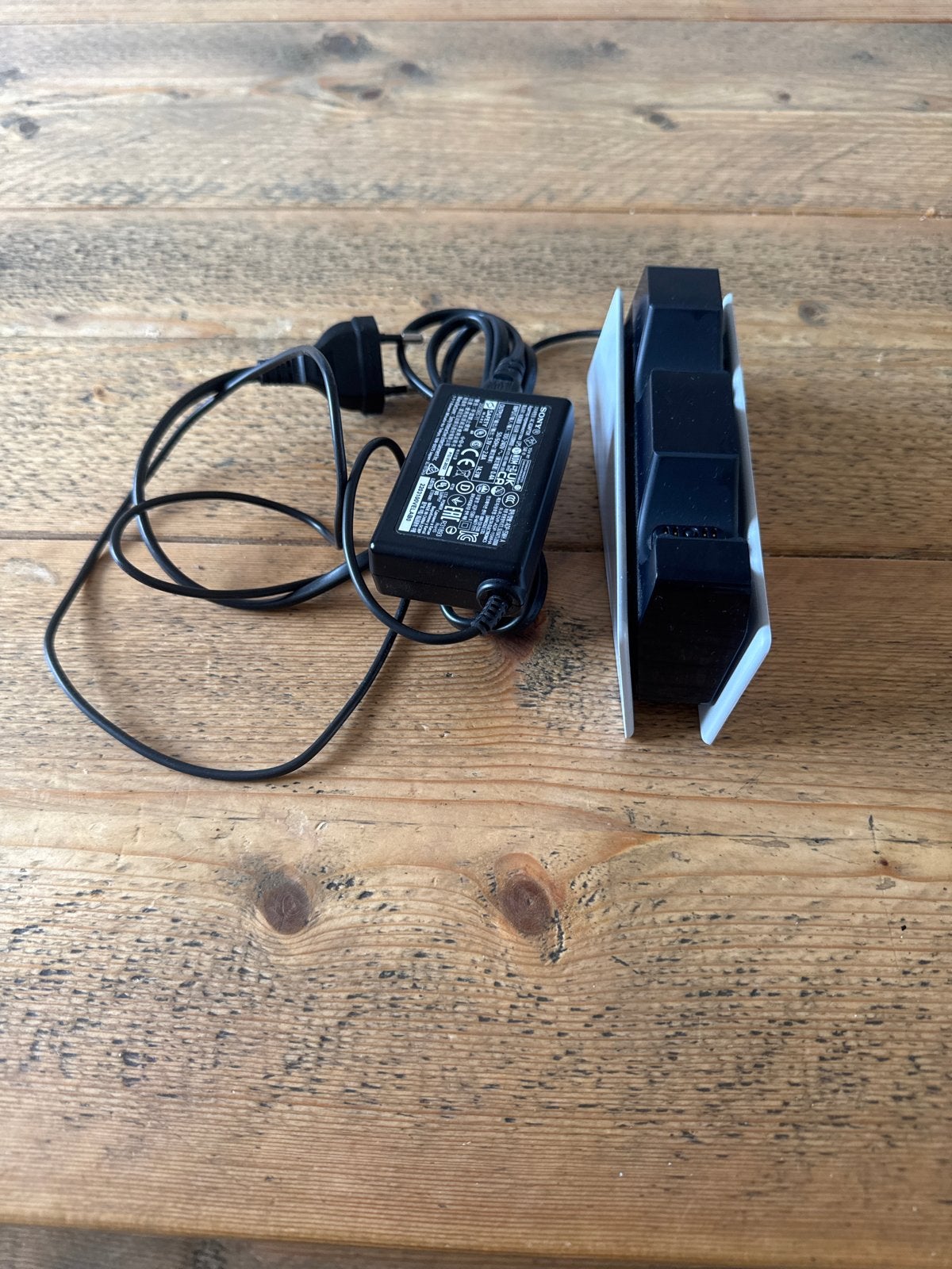 Sony PlayStation DualSense Oplaadstation PS5, Voeding, Oplader of Kabel, PlayStation 5, Sony, Ophalen of Verzenden