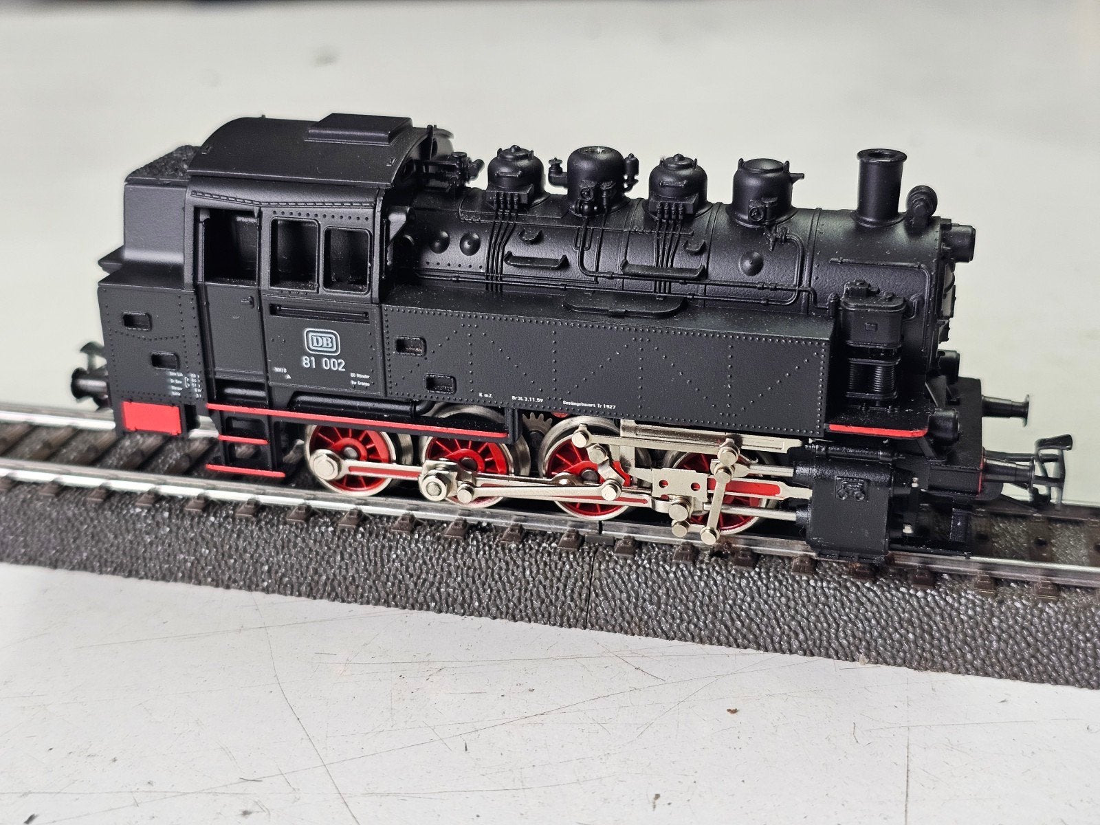 Märklin BR 81 002 H0 modeltrein, Wisselstroom, Gebruikt, Locomotief, Ophalen of Verzenden