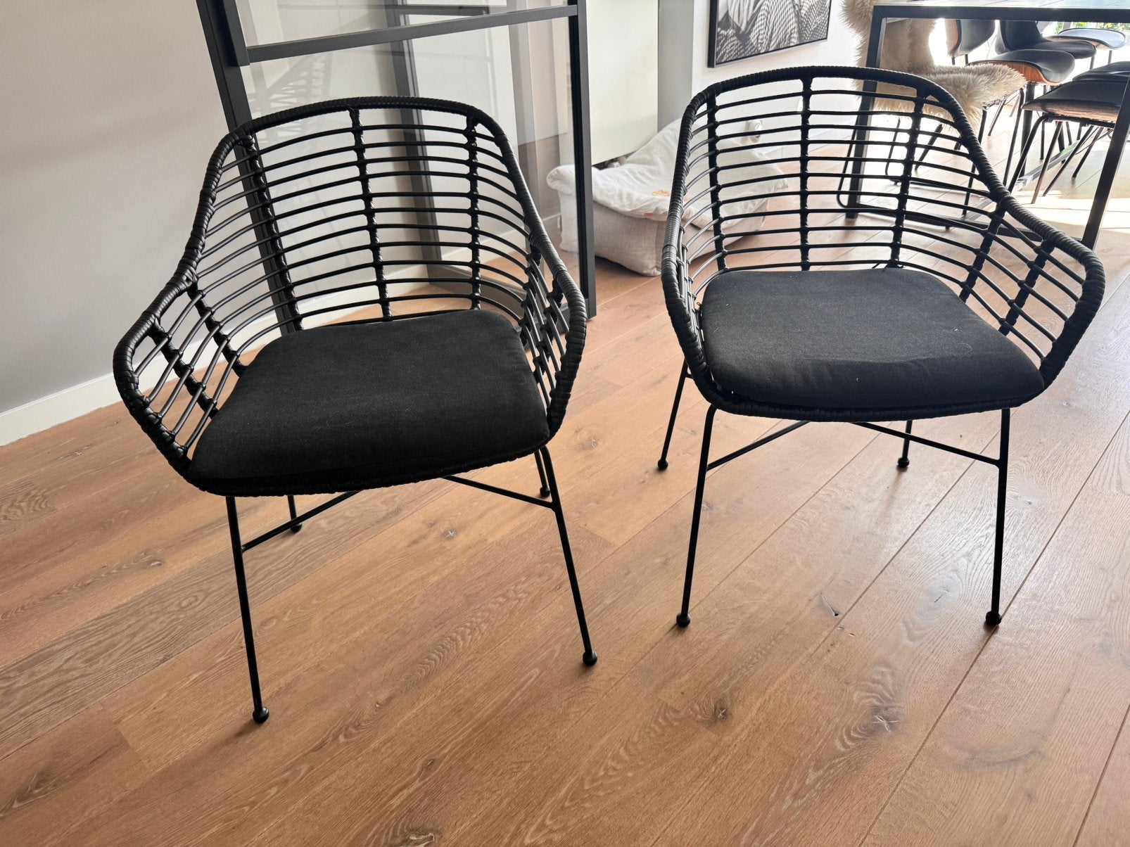 Zwarte eetkamer/terras stoel vermoedelijk van WOOOD, Ophalen, Zo goed als nieuw, Zwart, Vier