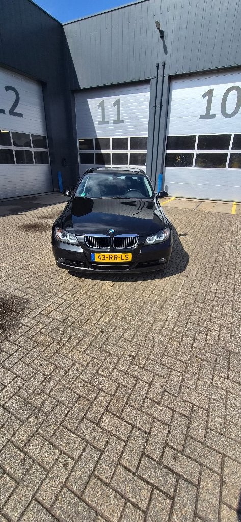 BMW 325I 2005 Zwart, Automaat, 745 kg, Automatische klimaatregeling, Zwart
